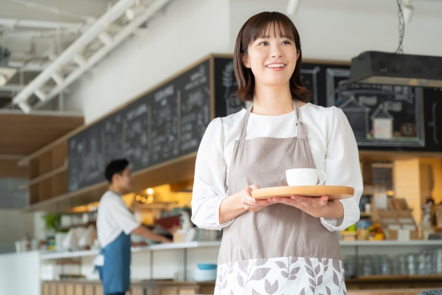 レストラン接客スタッフ