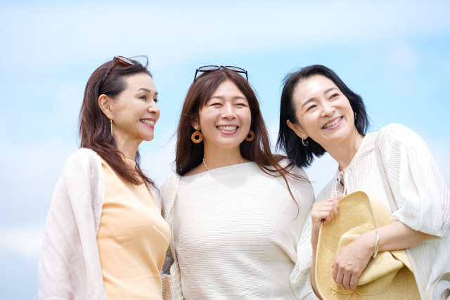 女性3人