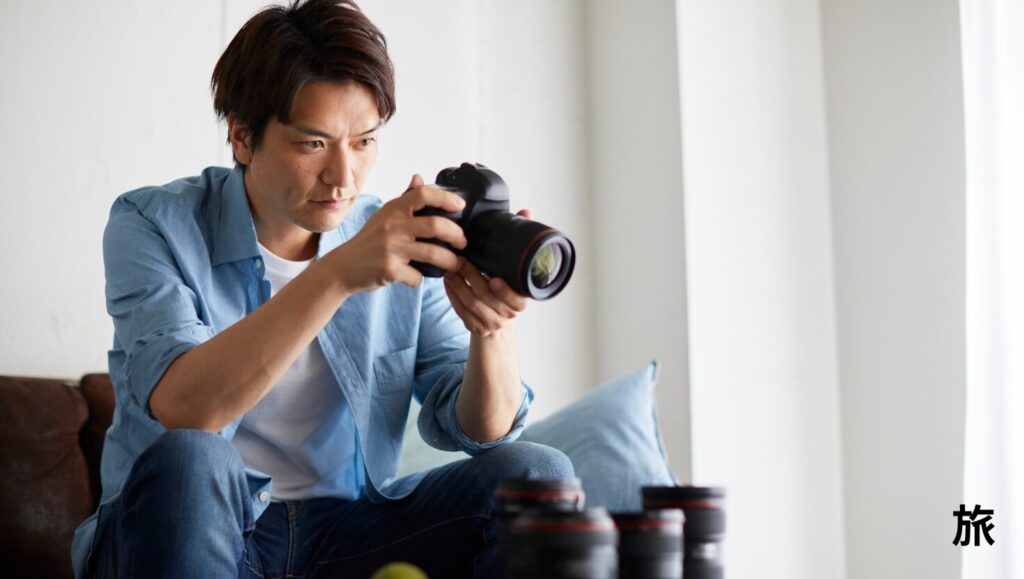 カメラ調整をする男性